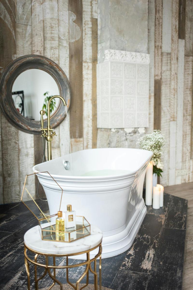 bathroom decor